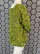Charger l'image dans la galerie, Superbe blouse léopard Yves Saint Laurent rive gauche taille 42

