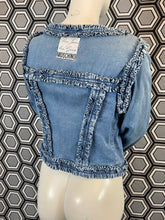 Charger l'image dans la galerie, Veste en jeans Moschino taille 40
