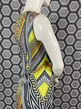 Charger l&#39;image dans la galerie, Incroyable robe Gai Mattiolo taille 38
