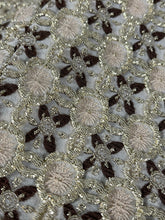 Charger l&#39;image dans la galerie, Pantalon Prada brodé doré taille 38
