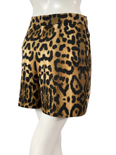 Charger l'image dans la galerie, Short léopard Giambattista Valli taille 36
