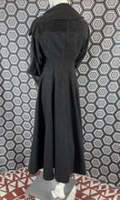 Charger l&#39;image dans la galerie, Manteau Paco Rabanne gros pailleté taille 38
