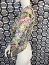 Charger l&#39;image dans la galerie, Chemisier Cacharel en voile taille 40
