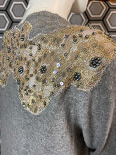 Charger l&#39;image dans la galerie, Cardigan Manoush brodé taille 40
