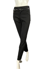 Charger l'image dans la galerie, Superbe pantalon Gucci taille 34
