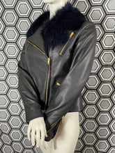 Charger l&#39;image dans la galerie, Blouson en cuir Paul Smith taille 36
