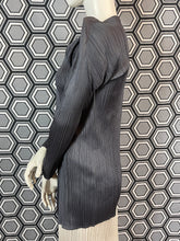 Charger l&#39;image dans la galerie, Veste gris foncé Pleats Please Issey Miyake
