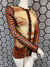 Charger l&#39;image dans la galerie, Cardigan Jean Paul Gaultier modèle Marlène Dietrich taille 38
