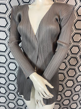 Charger l'image dans la galerie, Veste pleats please taille 38
