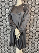 Charger l'image dans la galerie, Veste en soie Céline taille 38
