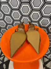 Charger l&#39;image dans la galerie, Paire d’escarpins Michel Perry pointure 36 1/2
