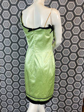 Charger l'image dans la galerie, Superbe et rare robe Thierry  Mugler taille 40
