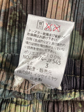 Charger l&#39;image dans la galerie, Pantalon imprimé Pleats Please Issey Miyake
