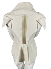 Charger l'image dans la galerie, Veste emblématique Alexander McQueen taille 40
