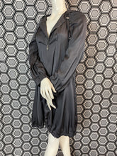 Charger l'image dans la galerie, Veste en soie Céline taille 38
