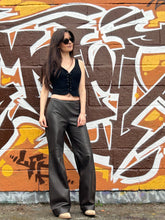 Charger l&#39;image dans la galerie, Pantalon en cuir Mugler taille 36
