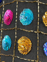 Charger l'image dans la galerie, Veste à sequins vintage taille 40
