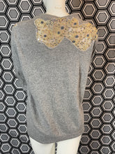 Charger l&#39;image dans la galerie, Cardigan Manoush brodé taille 40

