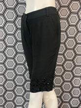 Charger l&#39;image dans la galerie, Bermuda Red Valentino brodé de perles taille 38
