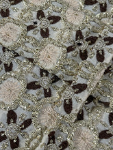 Charger l&#39;image dans la galerie, Pantalon Prada brodé doré taille 38
