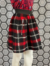 Charger l&#39;image dans la galerie, Jupe écossaise JC de Castelbajac taille 36
