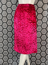 Charger l&#39;image dans la galerie, Jupe en velours Yves Saint Laurent rive gauche taille 44
