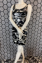Charger l'image dans la galerie, Superbe robe à sequins Blacktie Oleg Cassini taille 38

