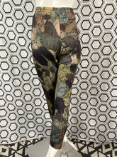 Charger l&#39;image dans la galerie, Pantalon imprimé Pleats Please Issey Miyake
