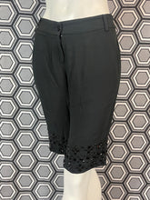 Charger l&#39;image dans la galerie, Bermuda Red Valentino brodé de perles taille 38
