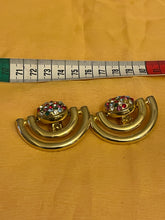 Charger l&#39;image dans la galerie, Lot de 9 clips et une broche vintage
