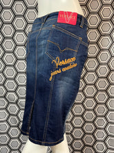 Charger l&#39;image dans la galerie, Jupe en jeans Versace jeans couture taille 40
