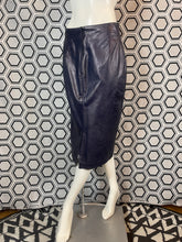 Charger l&#39;image dans la galerie, Jupe en cuir Morabito taille 38
