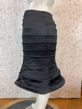 Charger l&#39;image dans la galerie, Incroyable !!! Jupe Moschino à cerceaux taille 36
