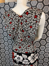 Charger l&#39;image dans la galerie, Haut Jean Paul Gaultier maille taille 38
