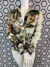 Charger l&#39;image dans la galerie, Incroyable chemise Roberto Cavalli taille 38
