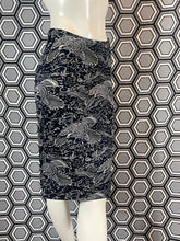 Charger l&#39;image dans la galerie, Jupe Kenzo à décors d’oiseaux taille 40
