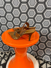 Charger l&#39;image dans la galerie, Paire d’escarpins Michel Perry pointure 36 1/2
