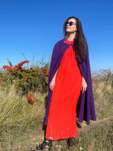 Charger l&#39;image dans la galerie, Cape violette Yves Saint Laurent
