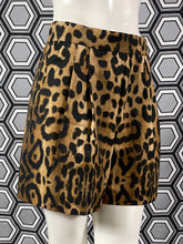 Charger l&#39;image dans la galerie, Short léopard Giambattista Valli taille 36
