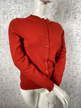 Charger l&#39;image dans la galerie, Gilet Hawico cachemire taille 38
