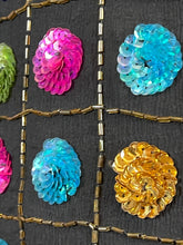 Charger l'image dans la galerie, Veste à sequins vintage taille 40
