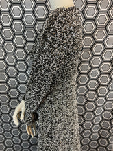 Charger l'image dans la galerie, Superbe robe en perles taille 36 tenue d’opéra
