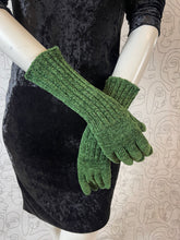 Charger l&#39;image dans la galerie, Paire de gants Yves Saint Laurent rive gauche
