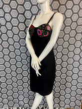 Charger l&#39;image dans la galerie, Exceptionnelle robe à perles Louis Feraud taille 42
