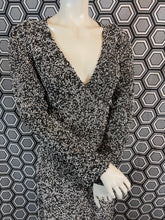 Charger l'image dans la galerie, Superbe robe en perles taille 36 tenue d’opéra
