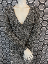 Charger l'image dans la galerie, Superbe robe en perles taille 36 tenue d’opéra
