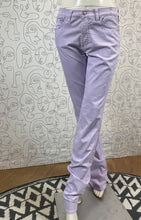 Charger l&#39;image dans la galerie, Pantalon mauve Versace taille 40
