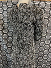 Charger l'image dans la galerie, Superbe robe en perles taille 36 tenue d’opéra

