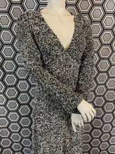Charger l'image dans la galerie, Superbe robe en perles taille 36 tenue d’opéra
