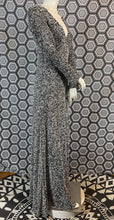 Charger l'image dans la galerie, Superbe robe en perles taille 36 tenue d’opéra
